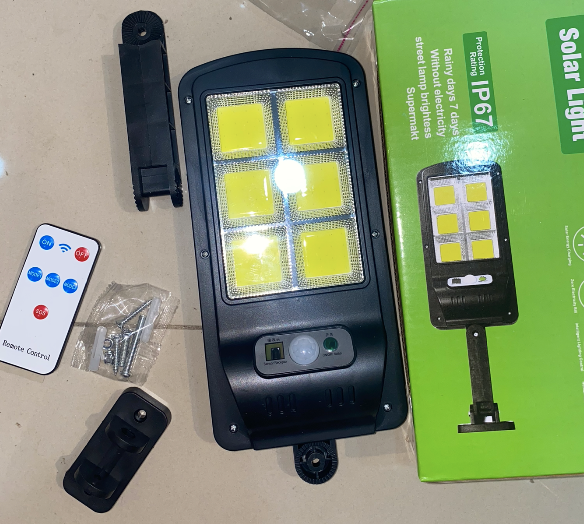LAMPARA SOLAR CON SENSOR IP67